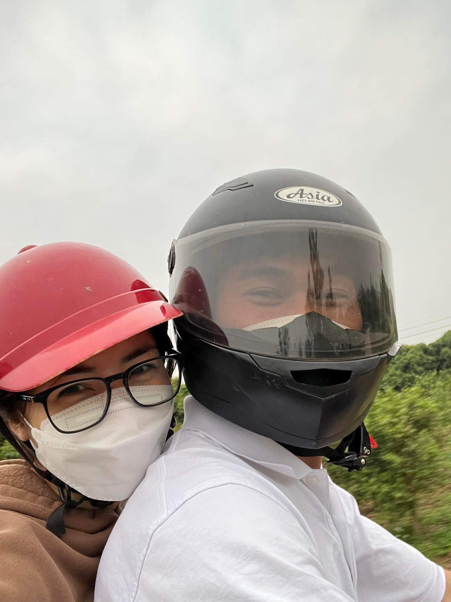 Khoảnh khắc đời thường của cặp đôi đã minh chứng rằng trên đời này tình yêu bình dị, chân thành là có thật - Ảnh: FBNV