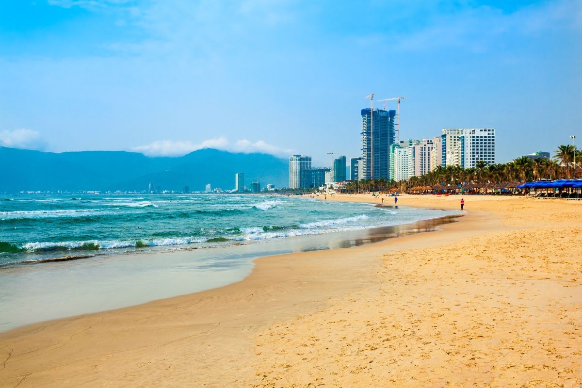 Biển Đà Nẵng vào top 50 bãi tắm có không khí tuyệt nhất thế giới - Ảnh: NVT
