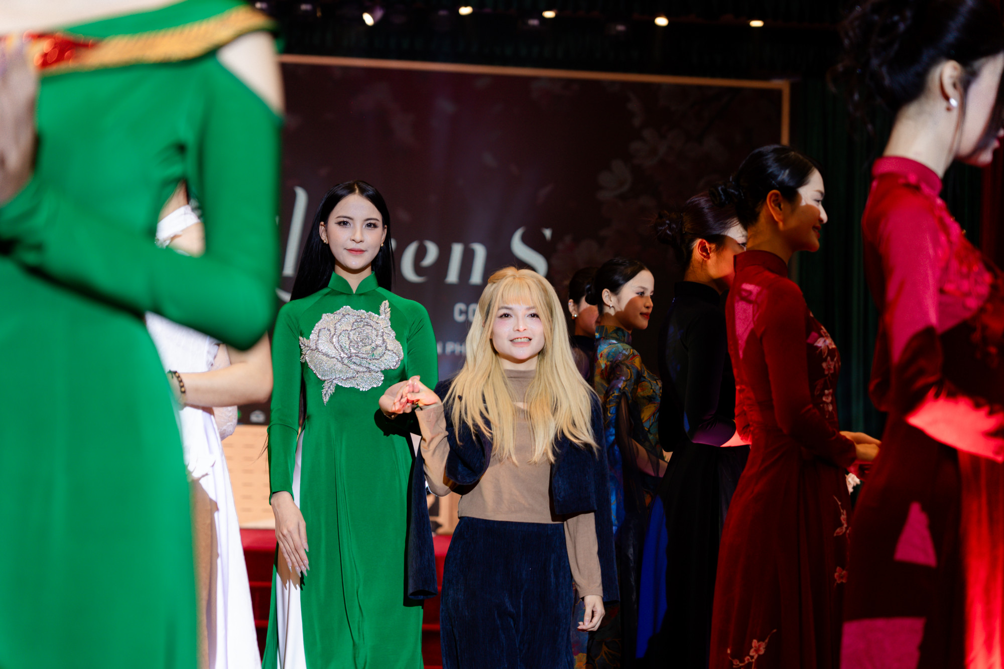 NTK Trần Phương Hoa chào kết tại 