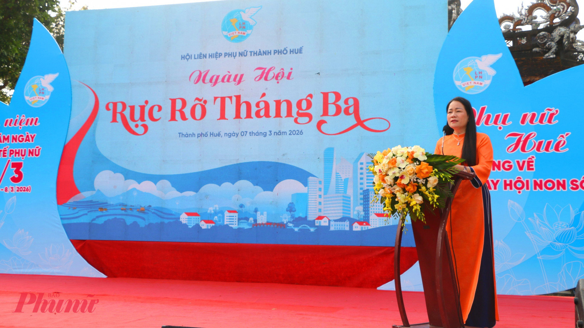 bà Trần Thị Kim Loan - Phó Chủ tịch UB MTTQ Việt Nam Thành phố, Chủ tịch Hội LHPN TP Huế phát biểu