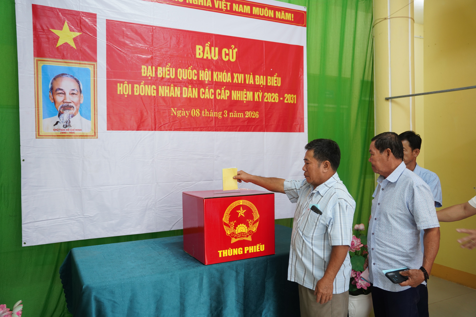 Cử tri trên địa bàn đặc khu Thổ Châu bỏ phiếu sớm - Ảnh CTV