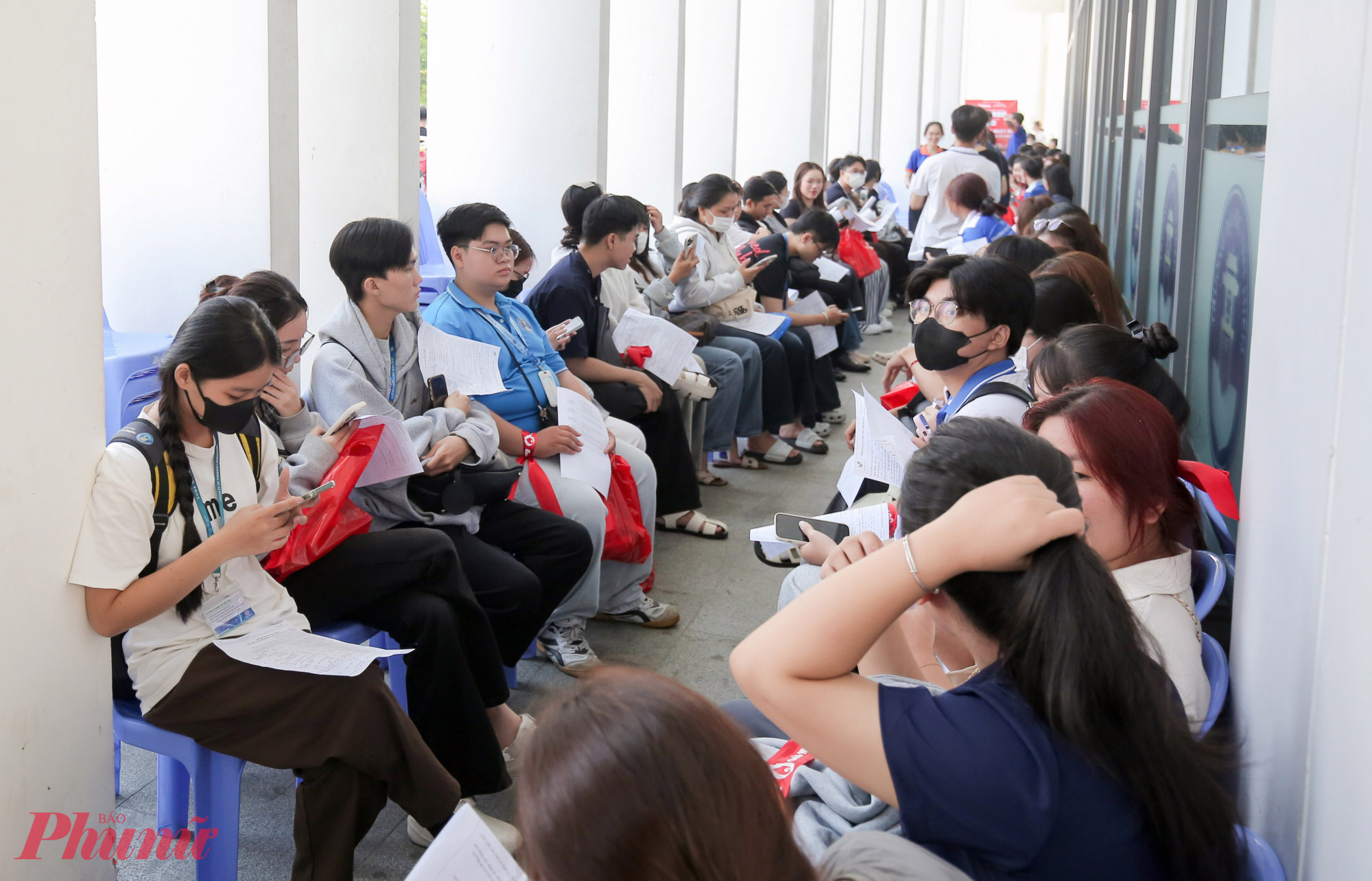 Tuy ngày hội thu hút lượng lớn sinh viên, người trẻ tham gia hiến máu nhưng các công tác diễn ra rất trật tự