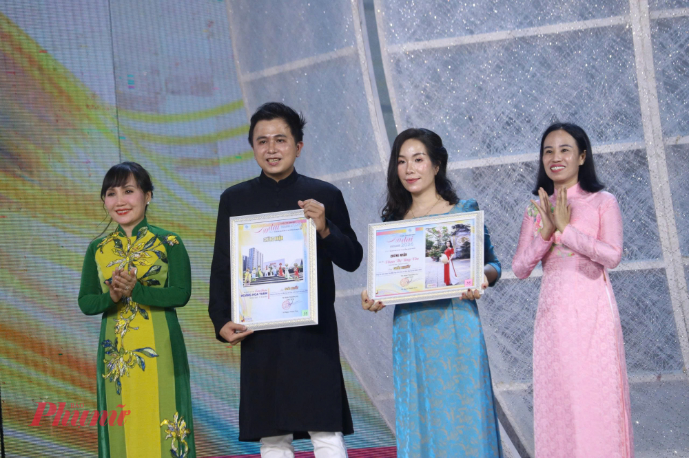 Trao thưởng cuộc thi Ảnh đẹp Áo dài Online