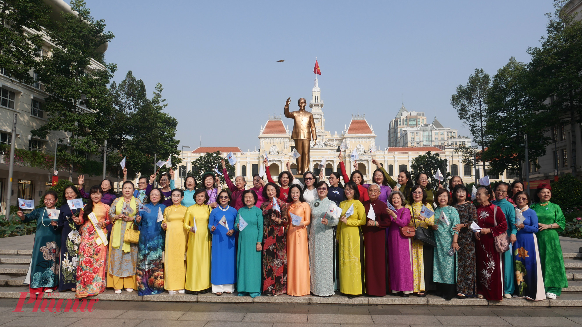 Hội LHPN TPHCM tổ chức họp mặt chương trình “Tự hào phụ nữ Thành phố Hồ Chí Minh” nhân kỷ niệm 116 năm Ngày Quốc tế phụ nữ 8/3 và 1986 năm Khởi nghĩa Hai Bà Trưng