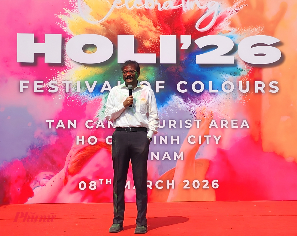 Tiến sĩ Vipra Pandey, Tổng lãnh sự Ấn Độ tại TPHCM, phát biểu tại sự kiện