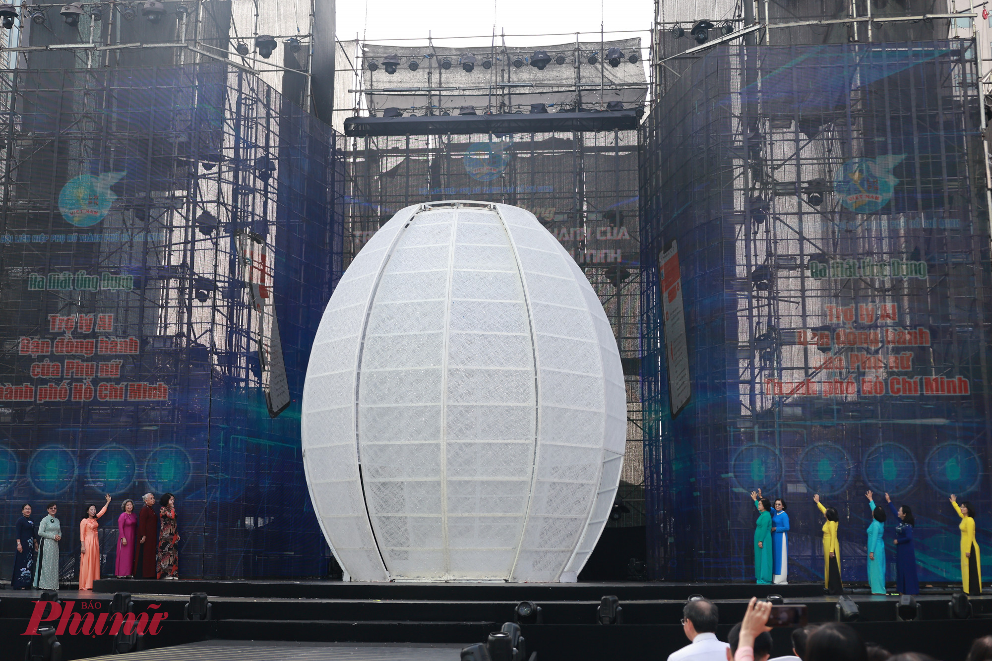 Nghi thức ra mắt ứng dụng công nghệ số về pháp luật dành cho phụ nữ 