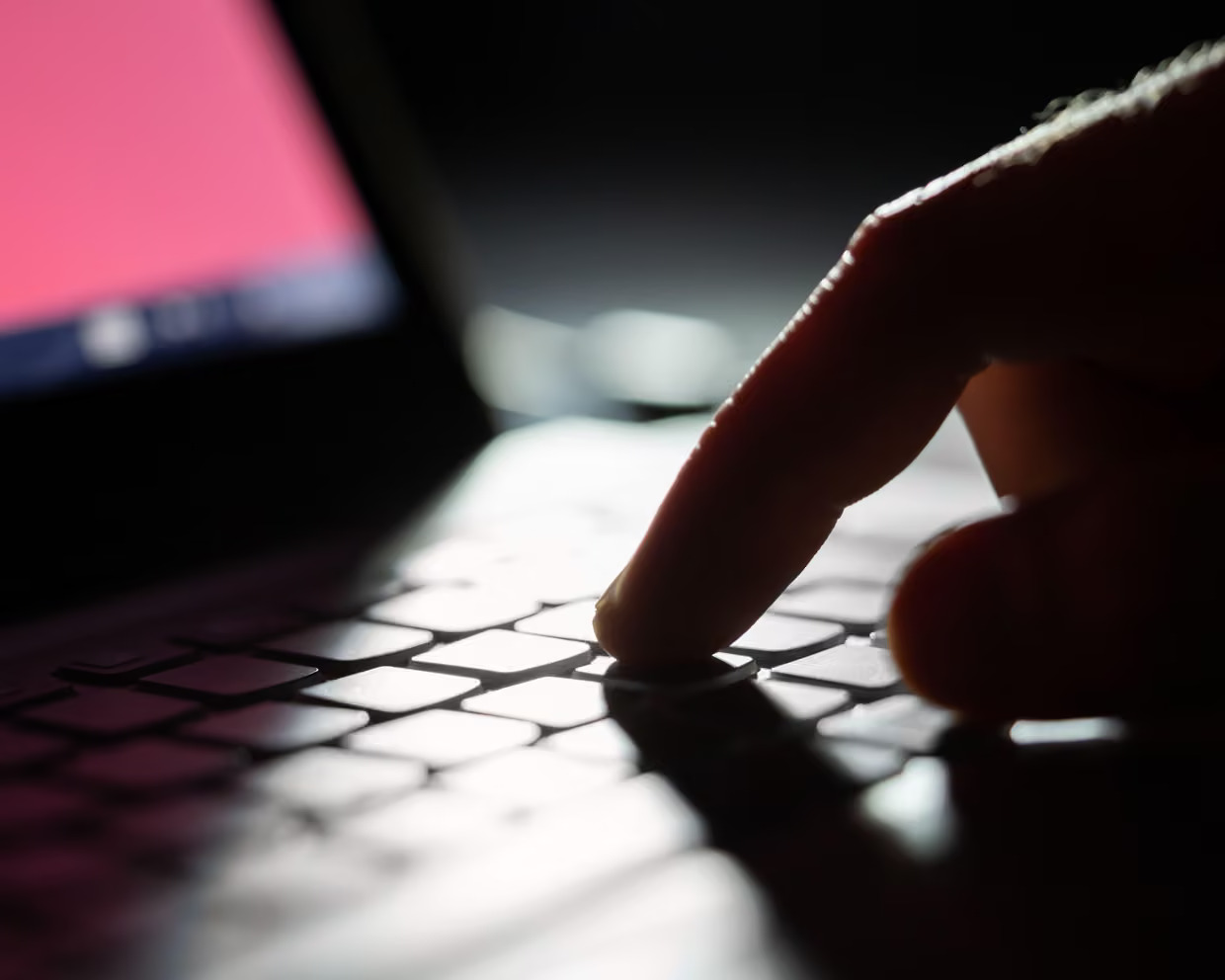 ChatGPT có thể góp phần làm gia tăng các vụ việc liên quan đến lừa đảo và thao túng tâm linh - Ảnh: Alamy