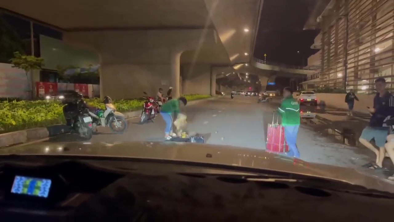 Ảnh cắt từ clip vụ việc.