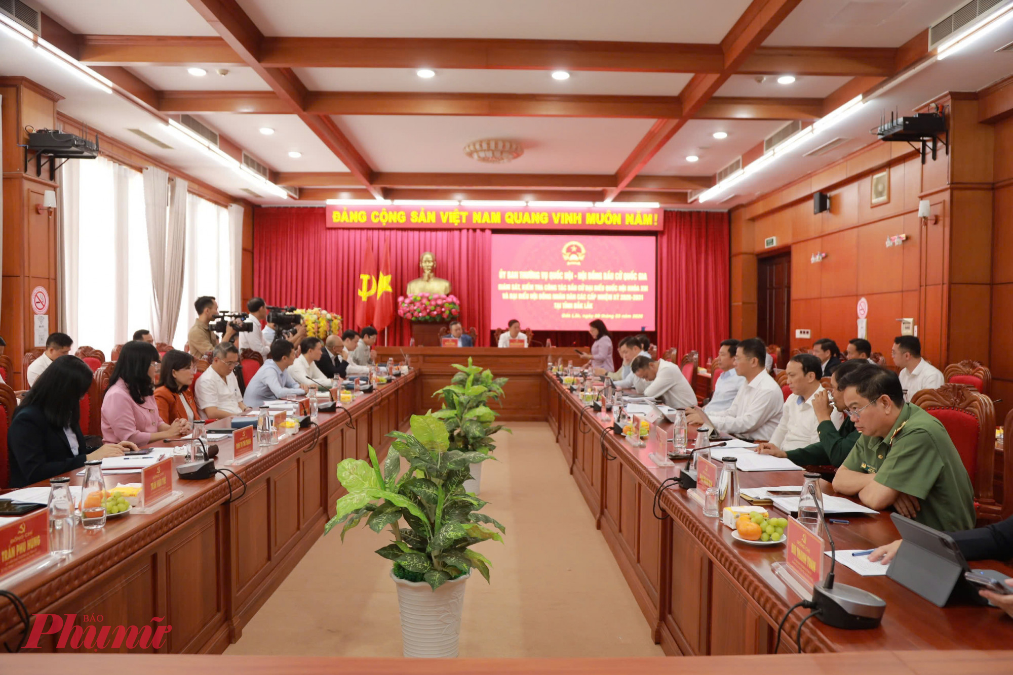 Toàn cảnh buổi làm việc