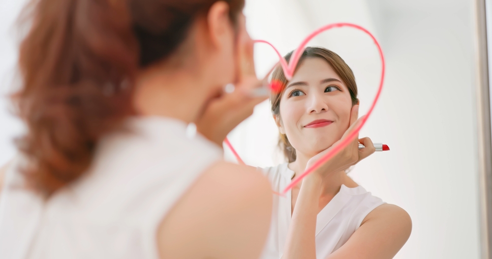 Yêu chính người đi cùng mình suốt cả cuộc đời - là bản thân - lẽ ra phải là bản năng tự nhiên nhất - Ảnh minh họa: Shutterstock