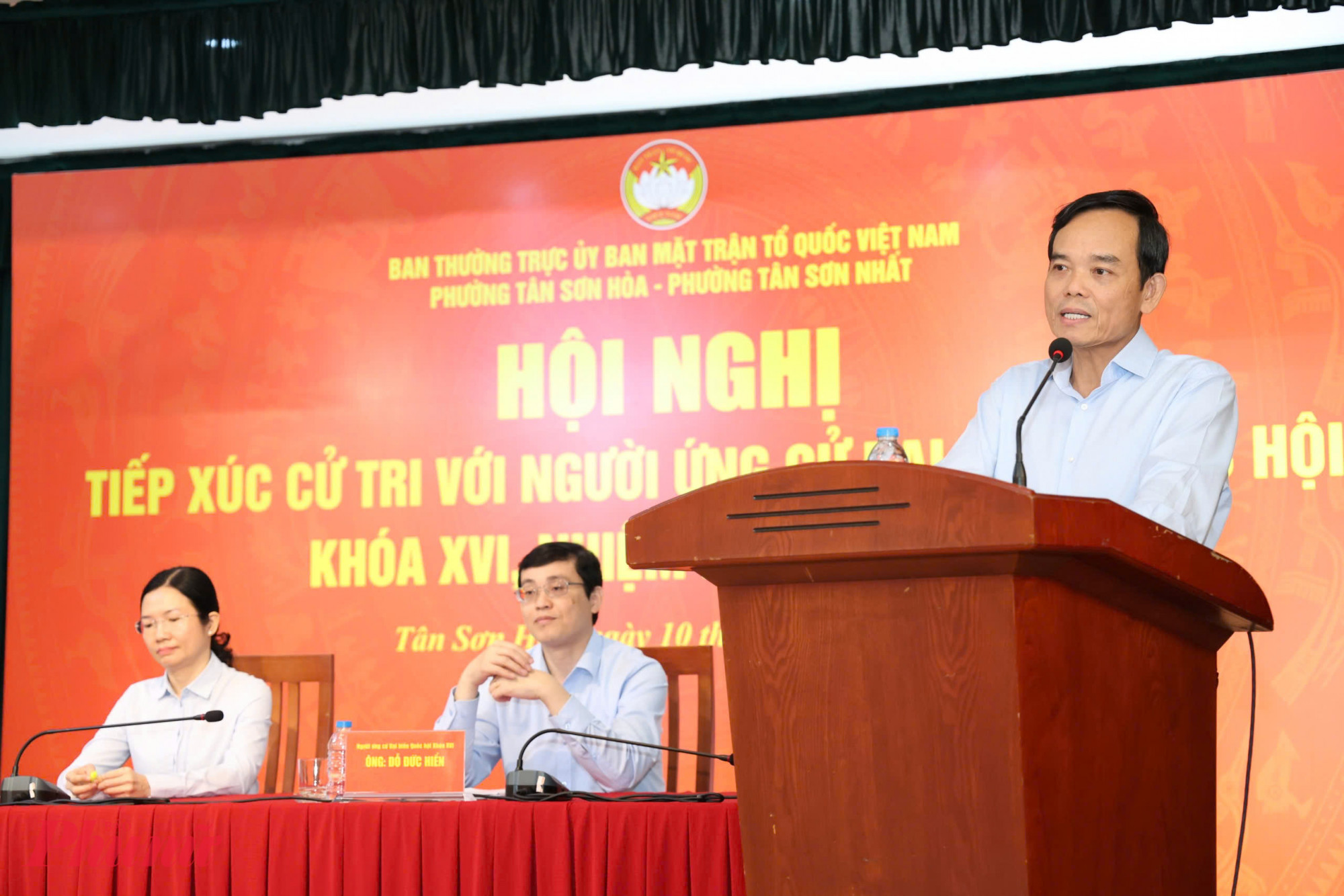 Bí thư Thành ủy TPHCM Trần Lưu Quang phát biểu, trao đổi với cử tri tại buổi tiếp xúc sáng 10/3 - Ảnh: Thanh Tâm