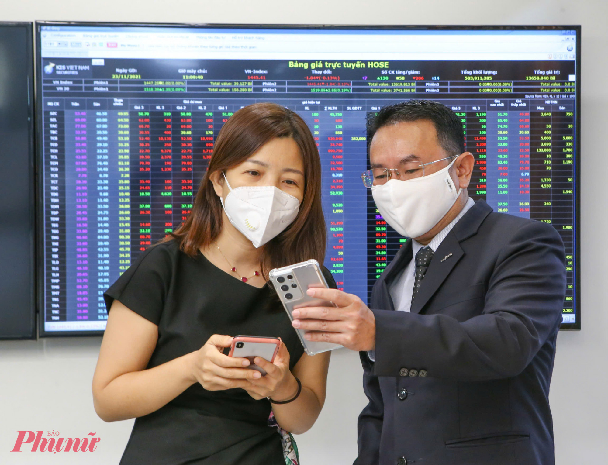 Sau 1 ngày giảm sâu, thị trường chứng khoán phục hồi lại trong sáng ngày 10/3