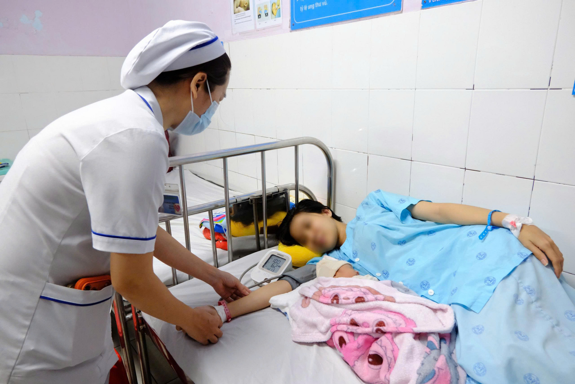 Nhờ cấp cứu kịp thời, chị M. và con gái đã qua nguy kịch, ảnh BVCC