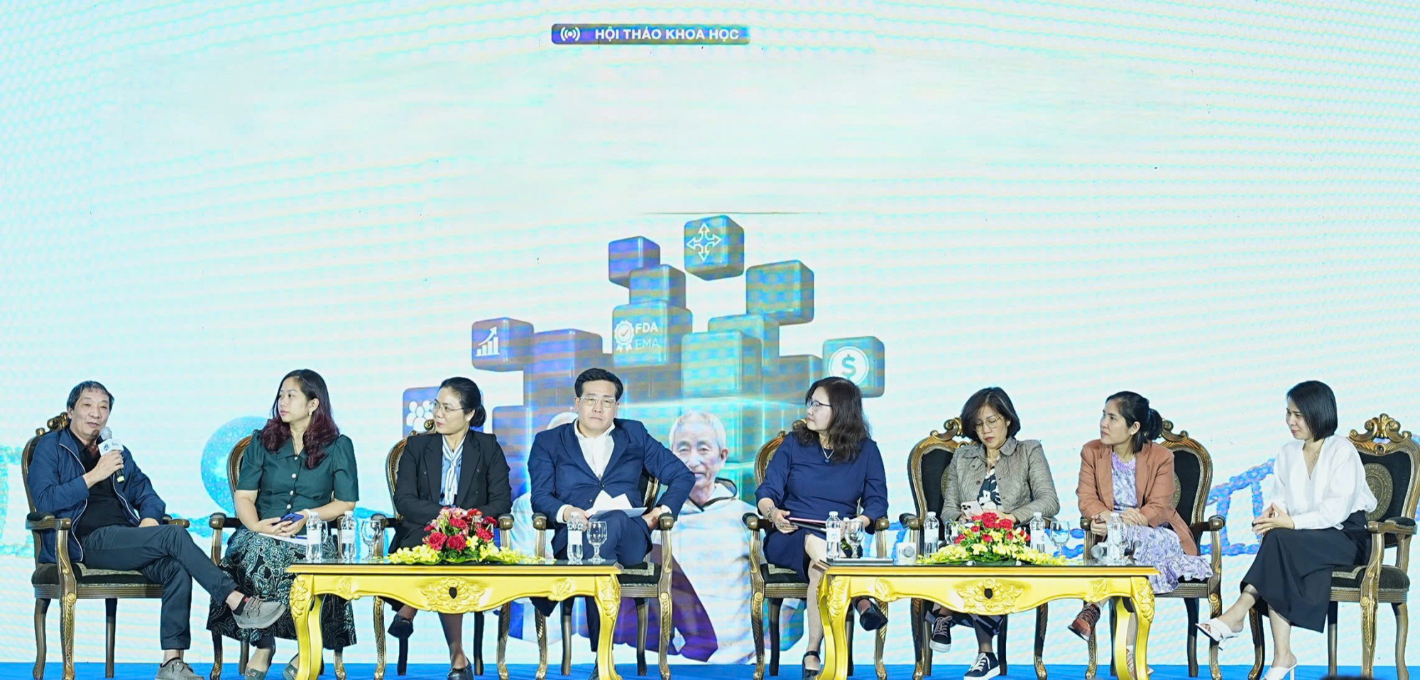 Các chuyên gia trong nước thảo luận tại hội thảo - Ảnh: Pfizer Việt Nam