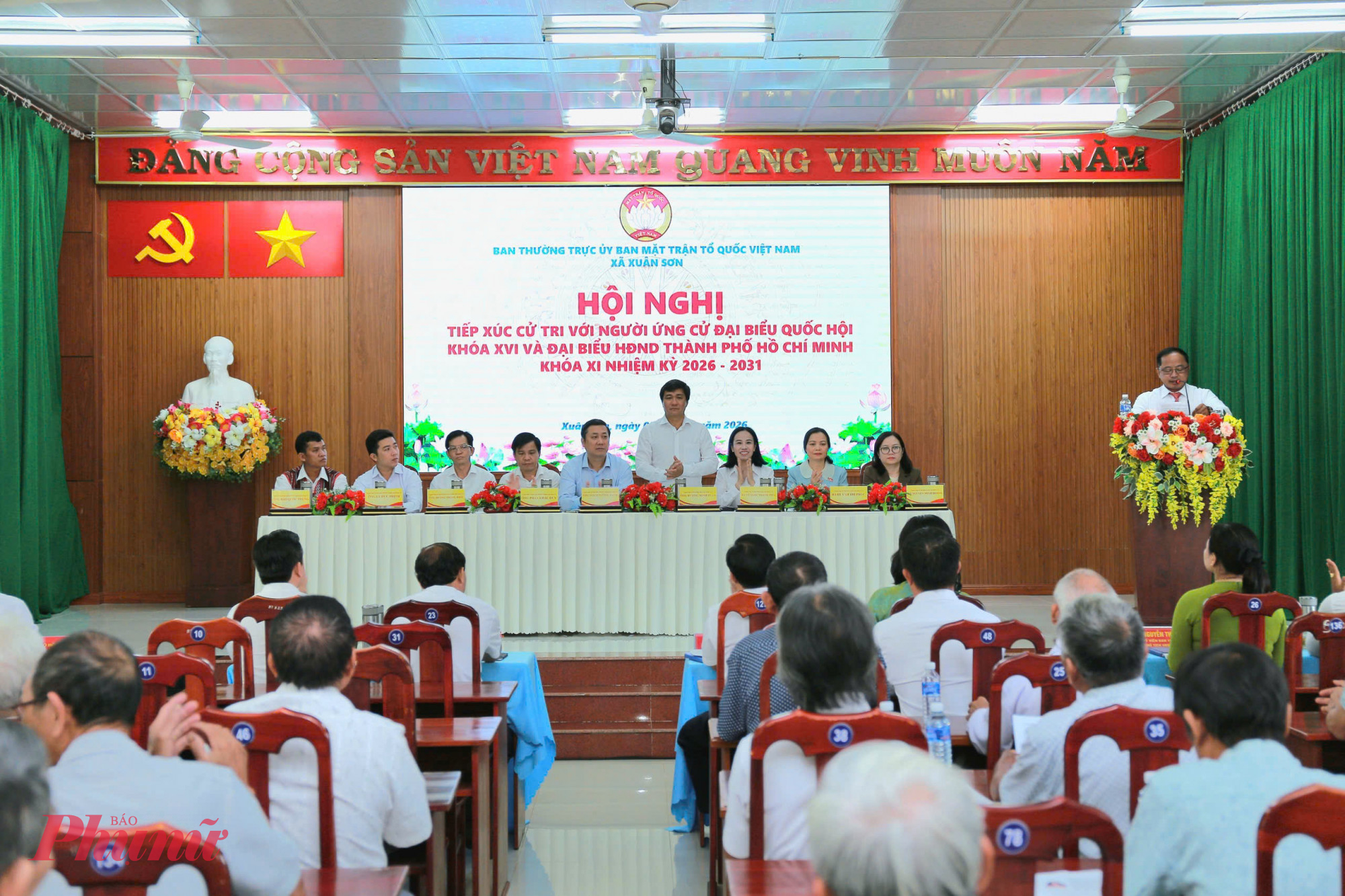 Qung cảnh buổi tiếp xúc tại các 