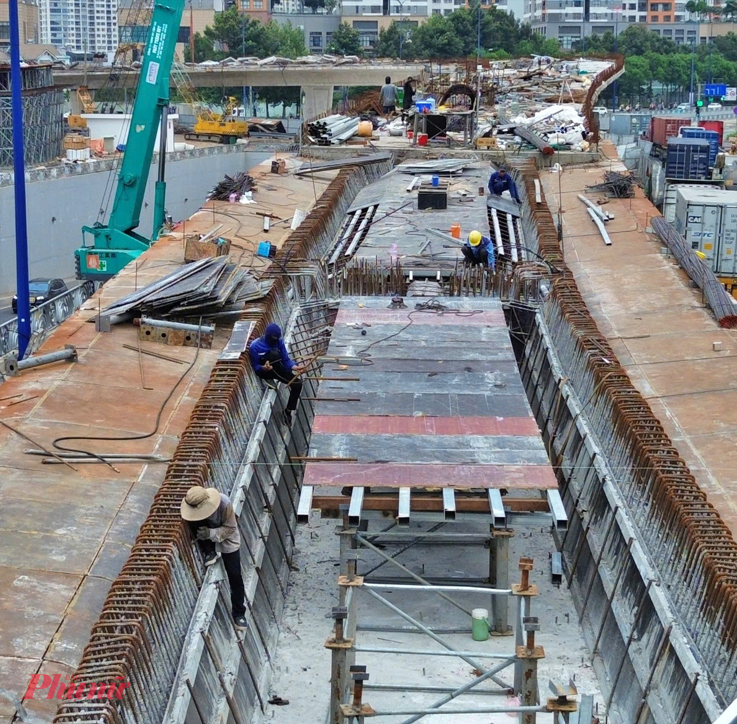 Hiện cầu N4 đang thi công phần nhịp giữa và hai nhịp đầu - cuối.