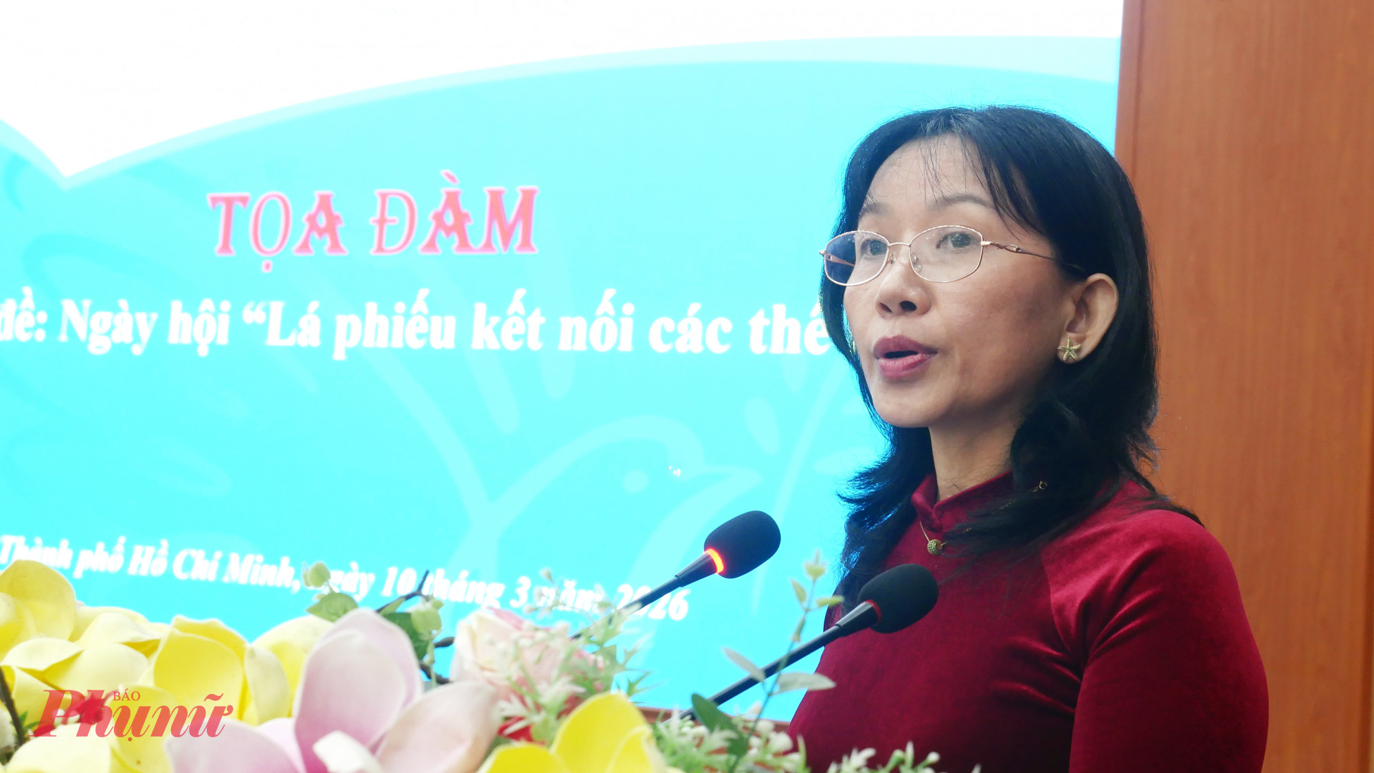 Bà Huỳnh Thị Thúy Phương - Phó chủ tịch Hội LHPN TPHCM - phát biểu tại hội nghị - Ảnh: Trang Nguyễn 