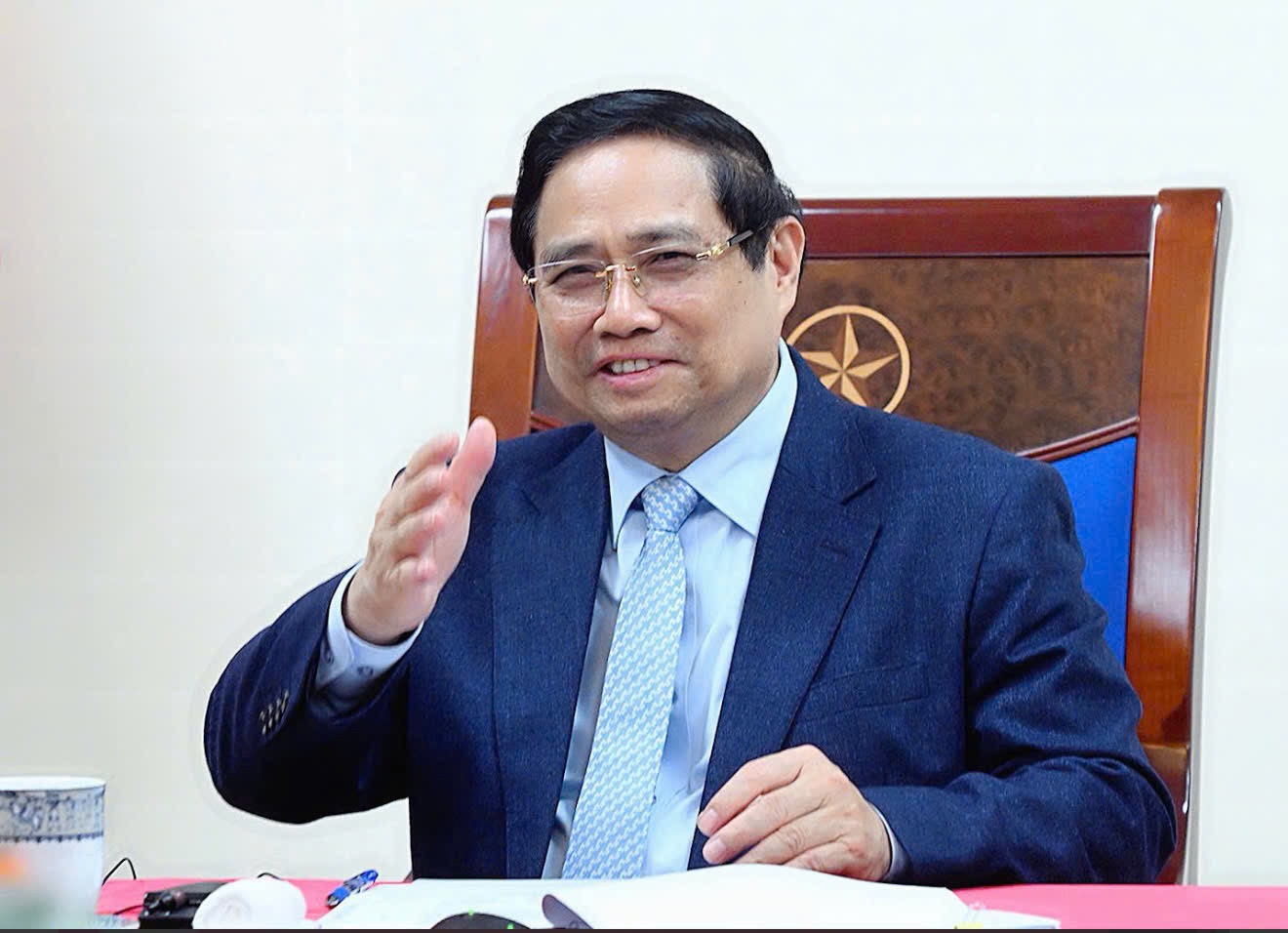 Thủ tướng Chính phủ Phạm Minh Chính chuyển lời mời của Tổng bí thư Tô Lâm mời Tổng thống và các nhà lãnh đạo cấp cao UAE thăm Việt Nam ngay khi tình hình ổn định - Ảnh: VGP/Nhật Bắc