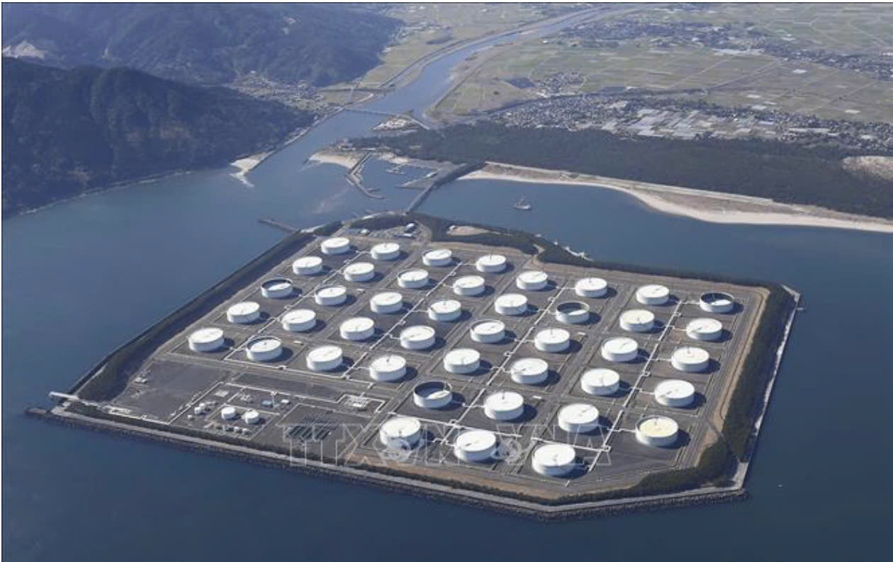 Trạm dự trữ dầu quốc gia Shibushi ở quận Kagoshima, miền Tây Nam Nhật Bản - Ảnh: Kyodo/TTXVN