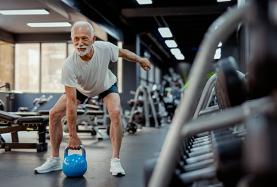 Nghiên cứu cho thấy, việc đảo ngược sự suy giảm sức khỏe thể chất và tinh thần khi người ta già đi là hoàn toàn có thể — Ảnh: Getty Images