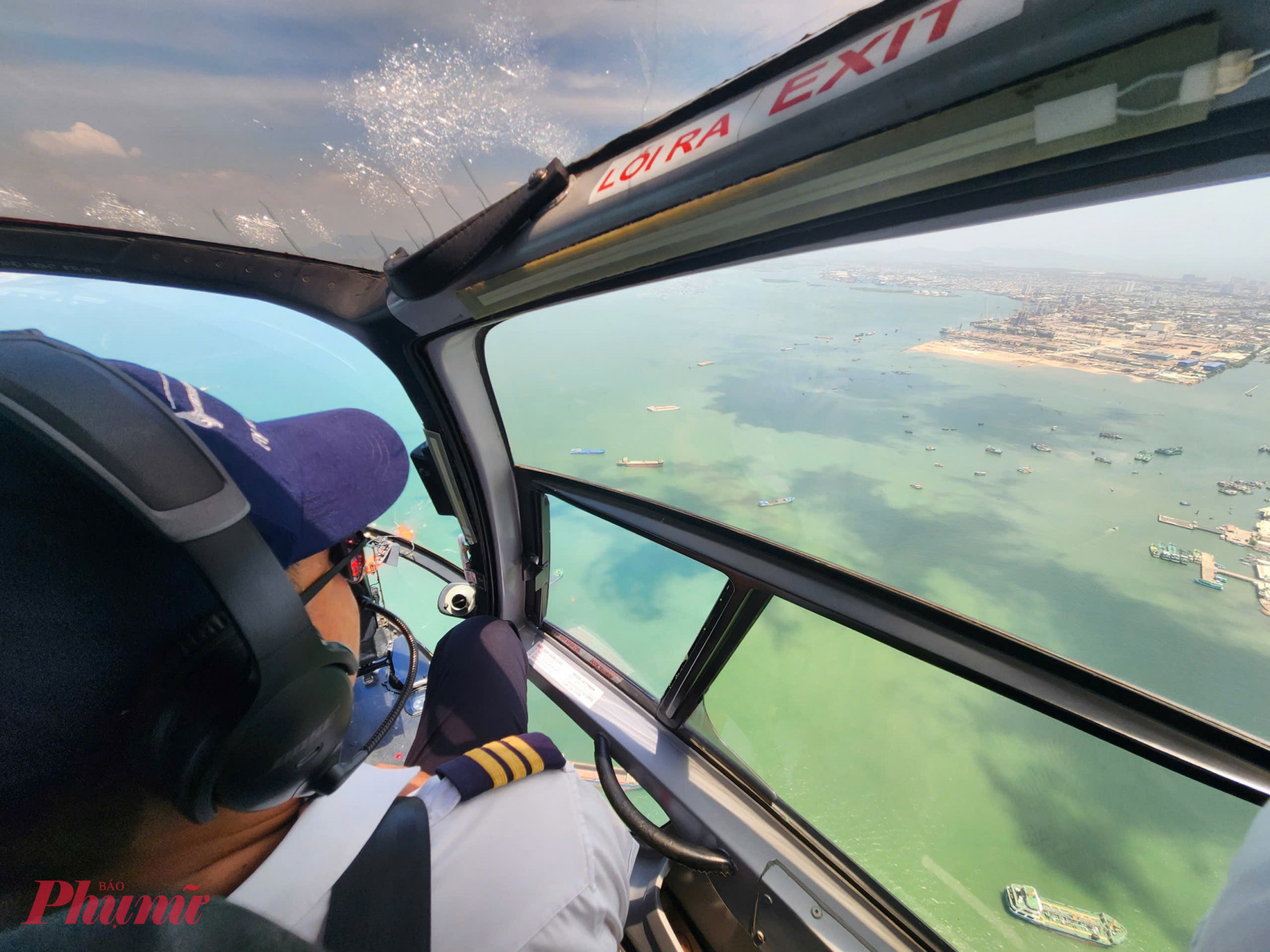 Nhiều du khách bày tỏ, nhìn ngắm làng mạc, thành phố từ trên cao đem lại cảm giác mới lạ