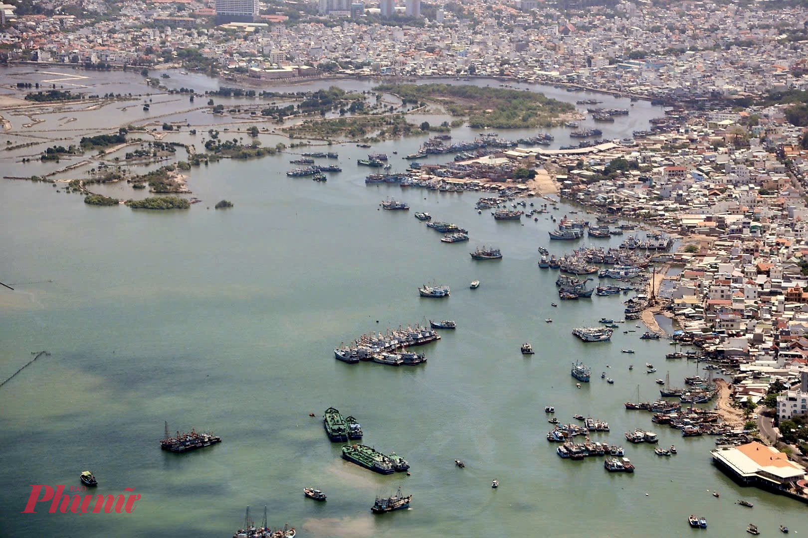 Các làng chài ven biển nhìn từ trực thăng