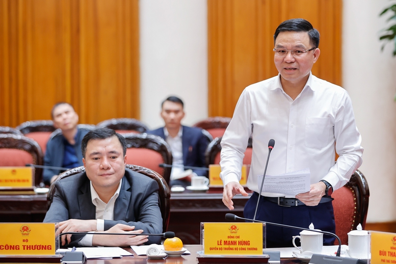 Quyền Bộ trưởng Bộ Công Thương Lê Mạnh Hùng phát biểu tại cuộc họp - Ảnh: VGP/Nhật Bắc