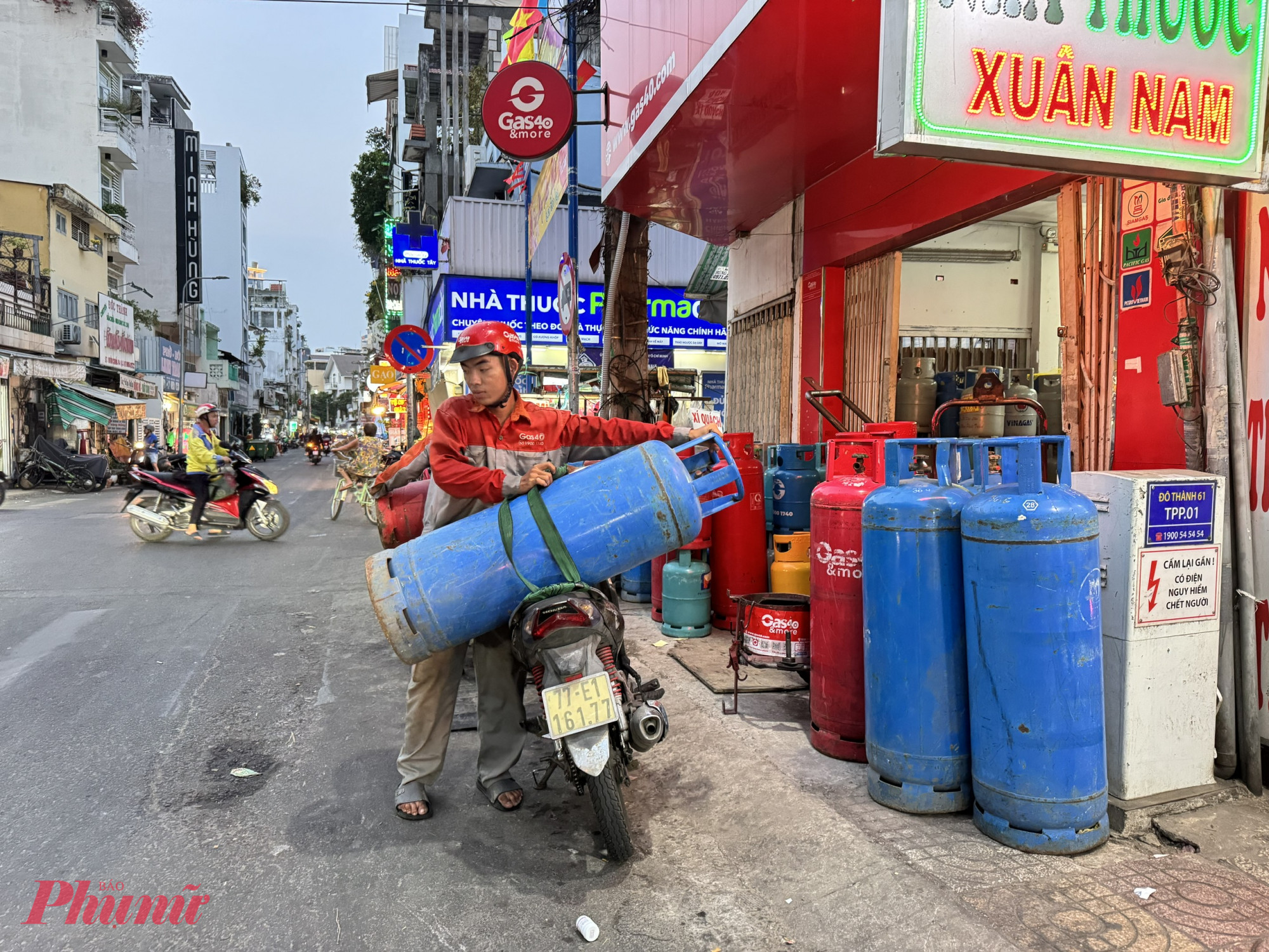 Giá gas đã tăng lần thứ 3 trong tháng - Ảnh: Thanh Hoa