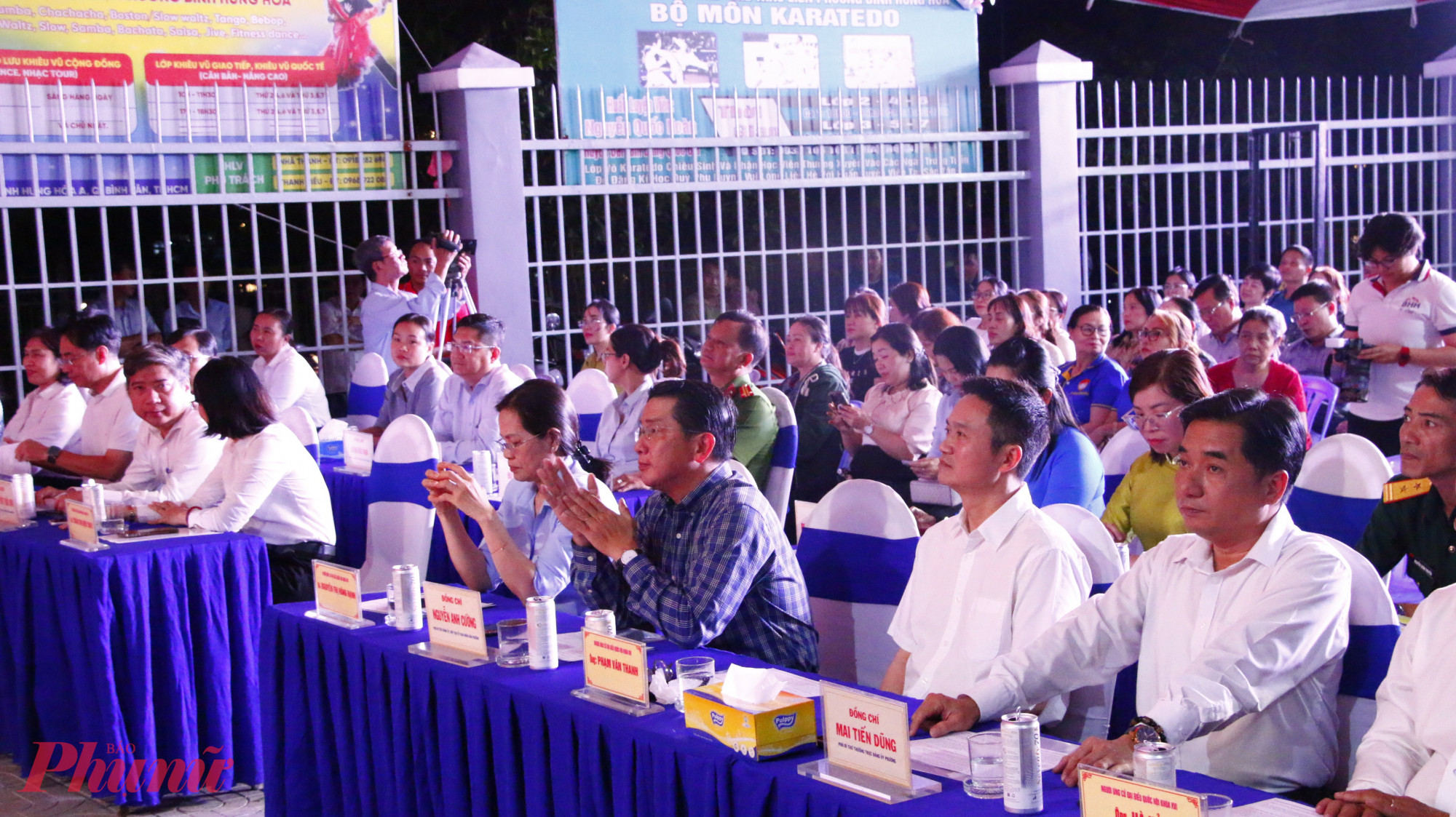 Các đại biểu tham dự chương trình