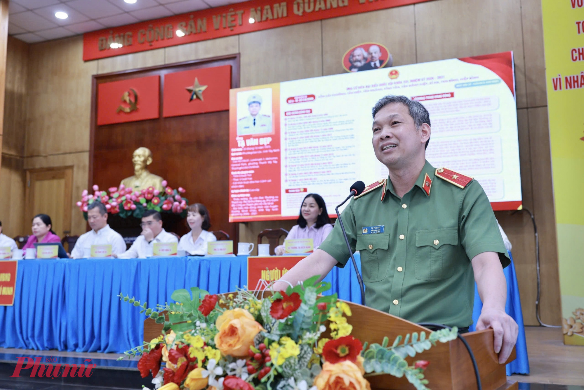 Ứng cử viên đại biểu Quốc hội Tạ Văn Đẹp cho biết sẽ kiến nghị nhiều giải pháp về giao thông, chống ngập, môi trường và chăm lo đời sống cho các nhóm yếu thế trong xã hội - Ảnh: Thanh Tâm