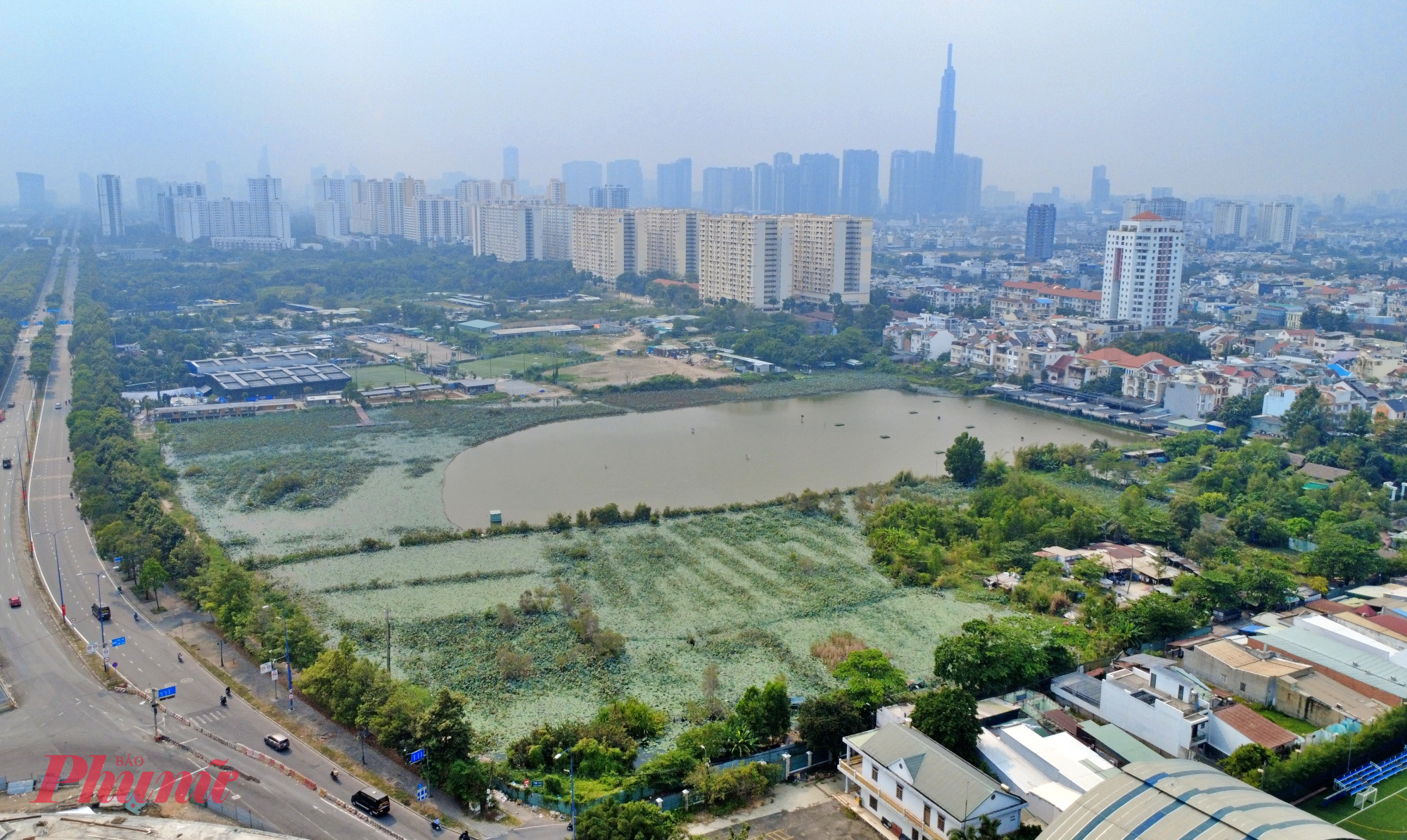 Vị trí xây dựng ga Thủ Thiêm của tuyến metro Bến Thành - Thủ Thiêm (Ảnh: Nguyễn Văn)