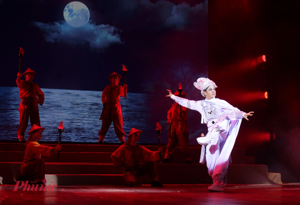 Với vai Tả quân Lê Văn Duyệt, Hoàng Hải đã đạt huy chương vàng cá nhân Liên hoan Cải lương toàn quốc 2024.