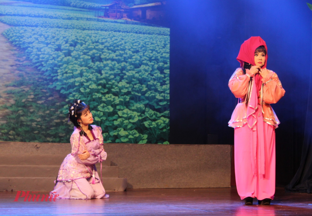 NSND Quế Trân và NS ƯT Tú Sương