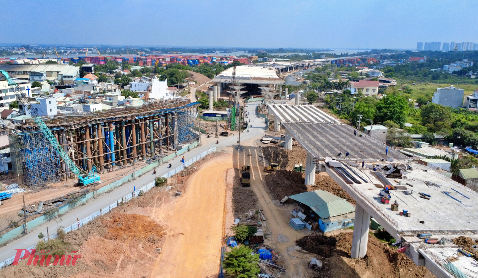 Tại buổi kiểm tra gói thầu nút giao Tân Vạn, Bộ trưởng Xây dựng Trần Hồng Minh đánh giá nút giao Tân Vạn là một trong những hạng mục phức tạp nhất trên toàn tuyến Vành đai 3. Tuy nhiên, đến nay nhiều vướng mắc về mặt bằng, tổ chức thi công và sự phối hợp giữa các đơn vị đã cơ bản được giải quyết.