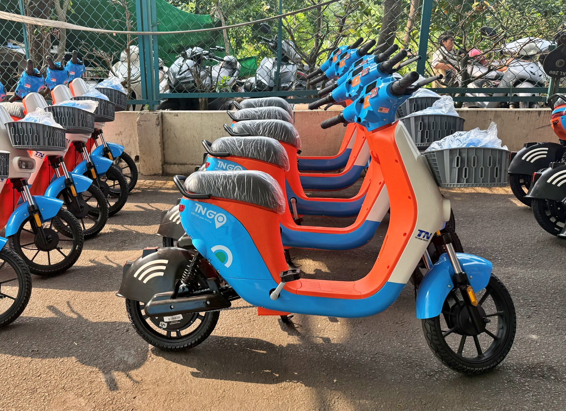 Người dân được trải nghiệm miễn phí trong 15 ngày - Ảnh: TNG