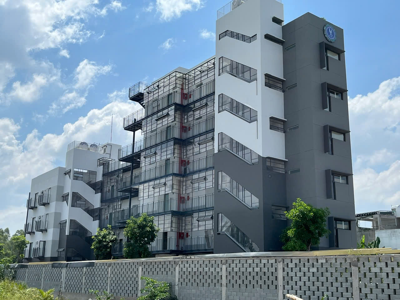 Khu ký túc xá dành cho sinh viên tại cơ sở 3 - Ảnh: ULAW