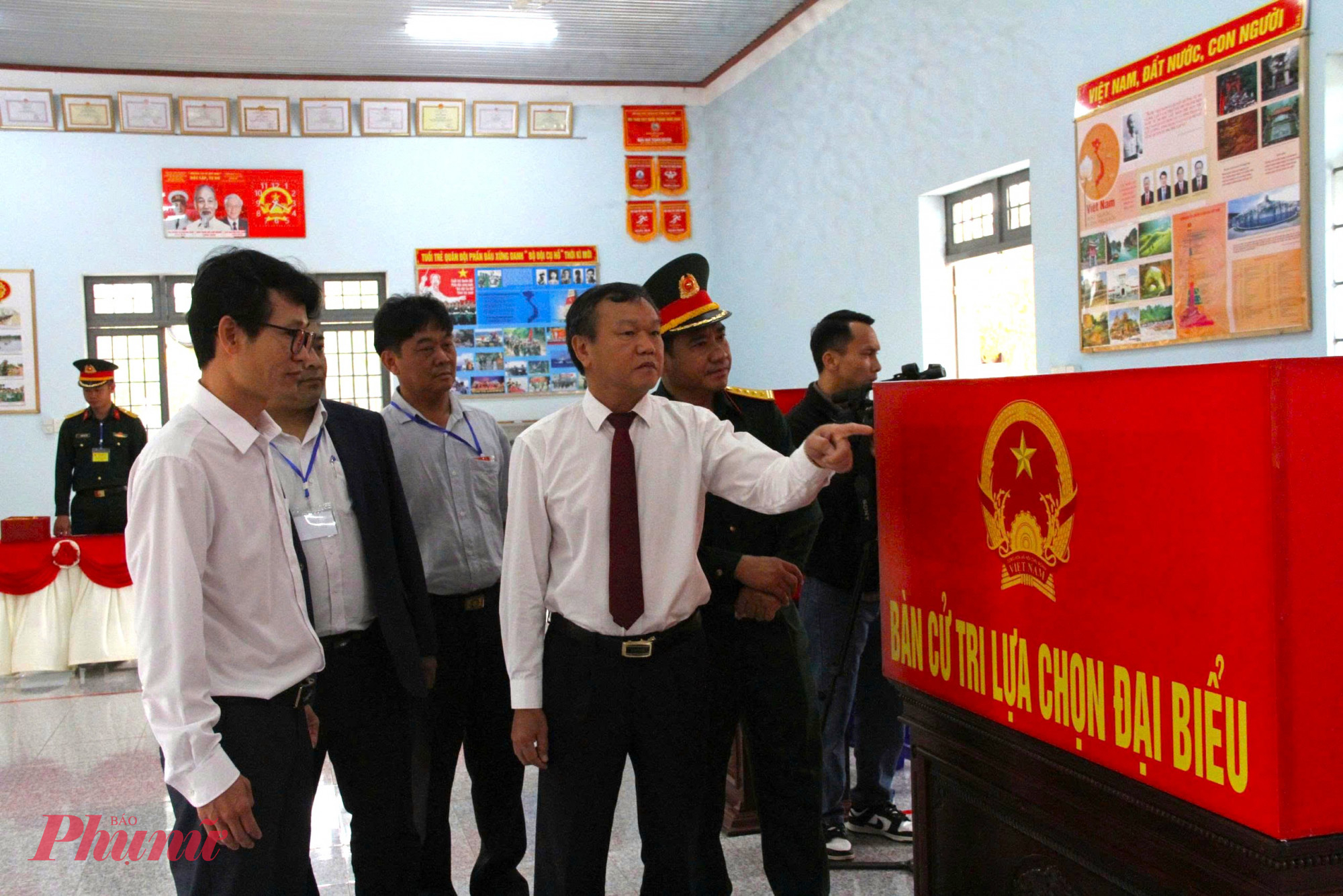 Lãnh đạo tỉnh Đắk Lắk kiểm tra tại các điểm bầu cử