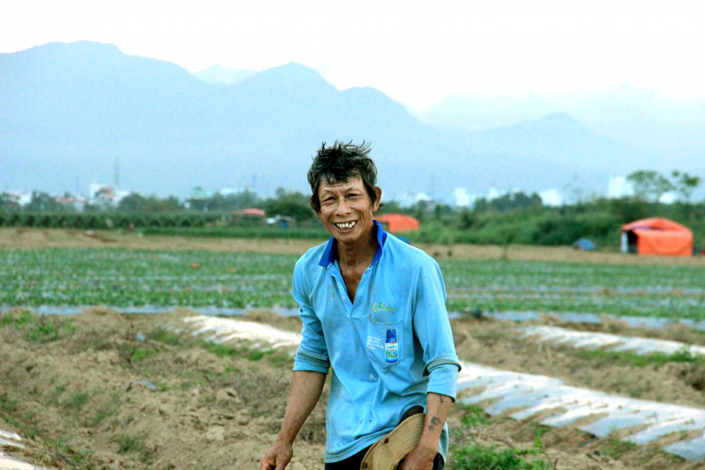 "Du mục" theo những vụ dưa Lão nông Dương Đức với nửa đời “du mục” theo những ruộng dưa