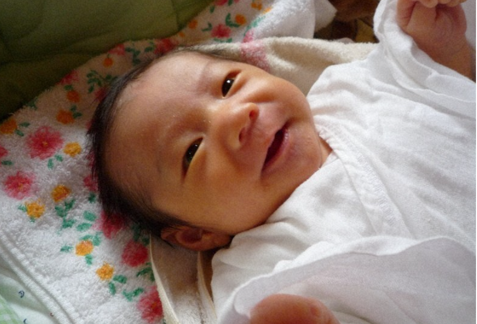 Áp lực tài chính và sự nghiệp khiến nhiều phụ nữ trẻ Nhật Bản không muốn sinh con - Ảnh: Mainichi