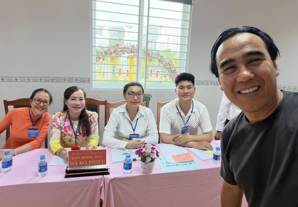 Chúc mừng ngày bầu cử các cấp  Chúc các vị Lãnh Đạo mạnh khoẻ  Chúc các Cử Tri vui khoẻ và hạnh phúc và thành công rực rỡ nhé 