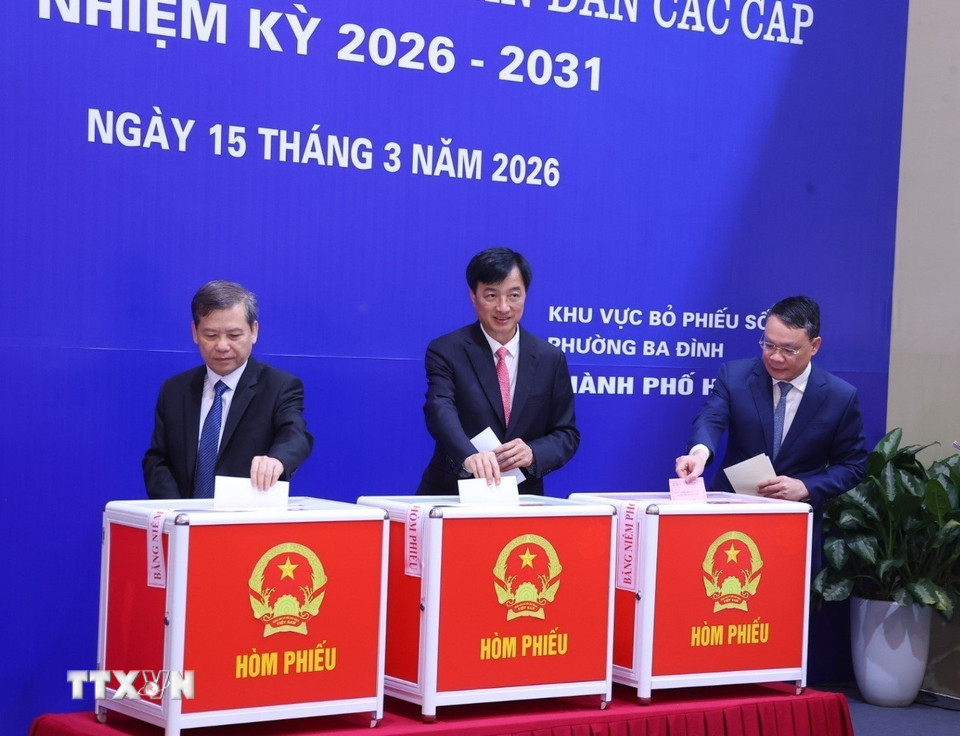 Trực tiếp: Người dân cả nước đi bỏ phiếu bầu cử Các đồng chí Đảng, Nhà nước