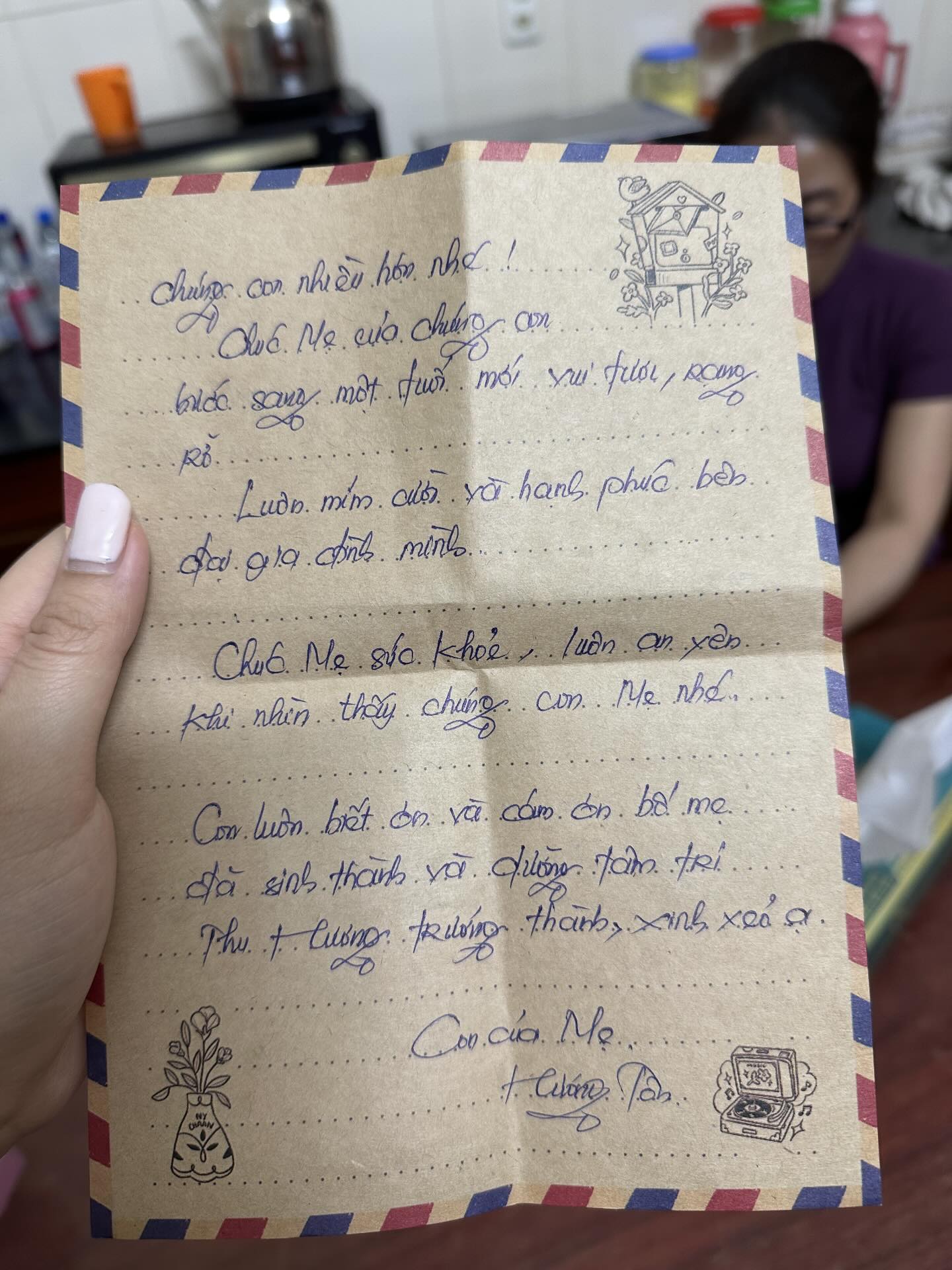 Lá thư tay Thu Hương đăng tải (Ảnh: NVCC)
