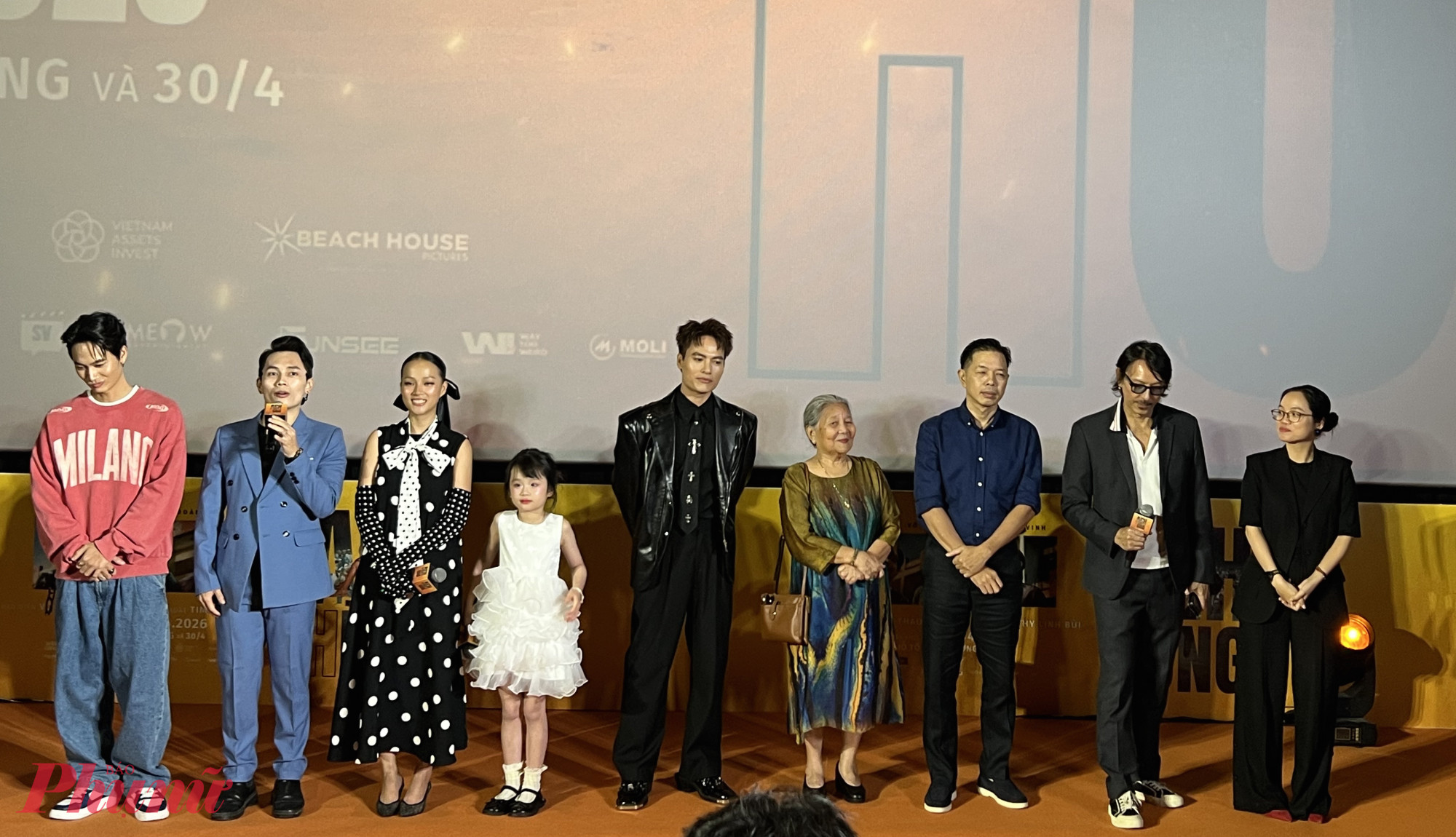 Dàn diễn viên tham gia phim Anh hùng gặp gỡ khán giả chiều 16/3 tại TPHCM