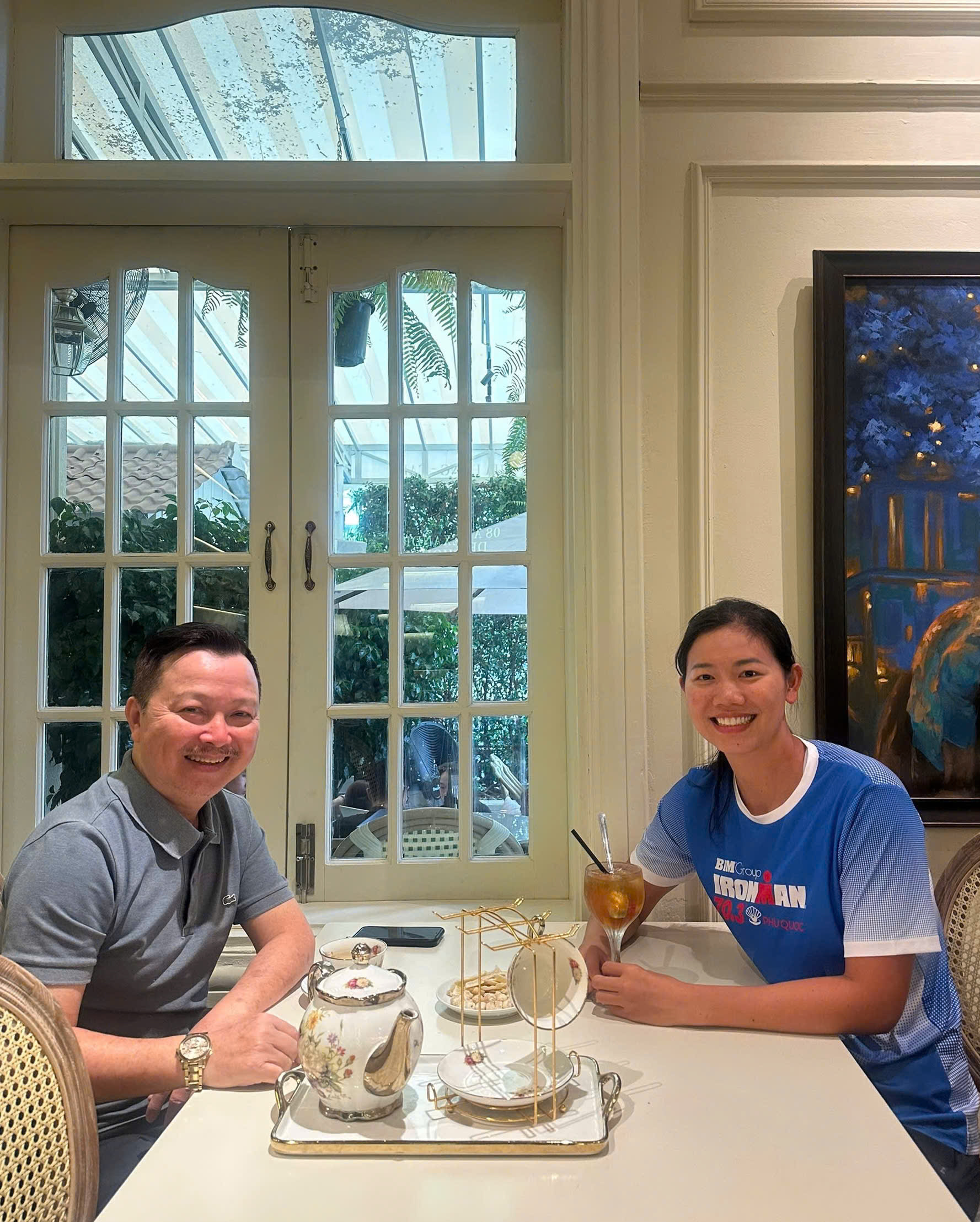 Từ 'cỗ máy huy chương' đến hành trình truyền cảm hứng: 'Dễ lắm, Viên chỉ cho' Ánh Viên và tác giả bài viết