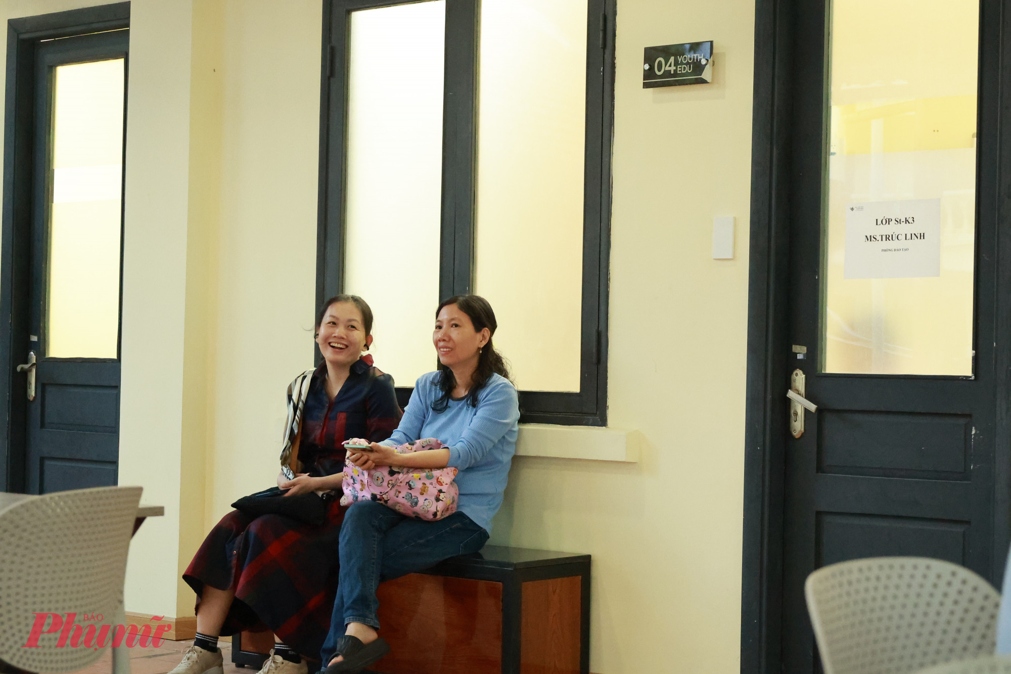 Trụ sở có nhiều dãy phòng để duy trì các hoạt động ngoại khoá, khoá học của NVHTN