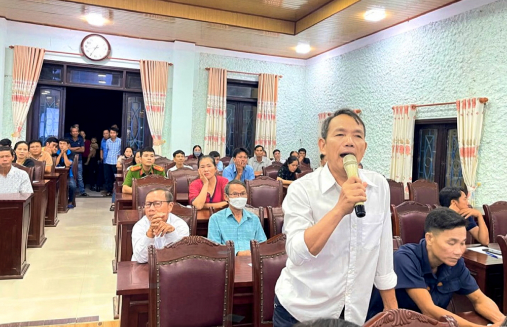 Người dân xã Quảng Điền kiến nghị về giá đền bù tại buổi làm việc với chính quyền địa phương liên quan đến dự án đường sắt tốc độ cao Bắc - Nam vào cuối tháng 1/2026