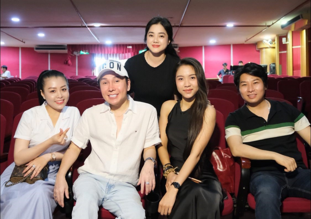 Ê-kíp diễn viên trẻ