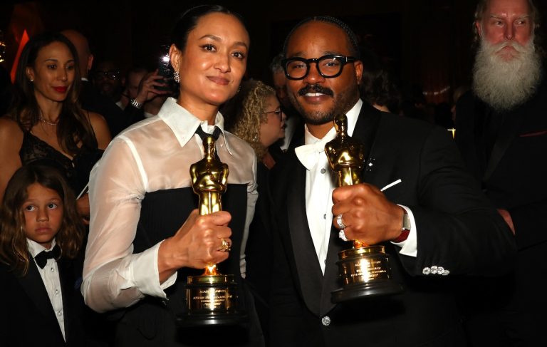 Arkapaw và d0a5o diễn phim Sinners Ryan Coogler cùng nhận tượng vàng Oscars năm nay 