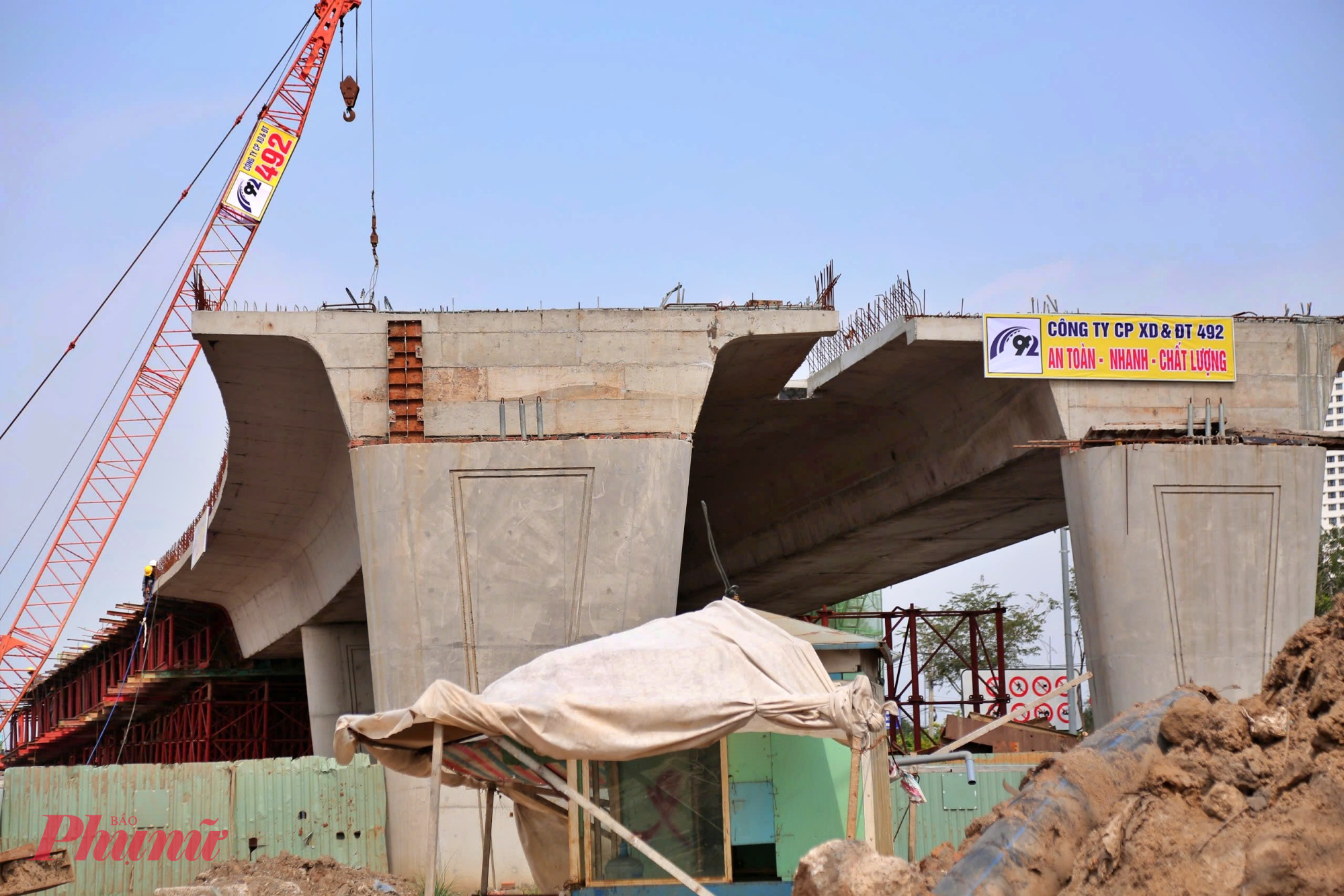 Một một nhịp nối với cao tốc TPHCM - Long Thành - Dầu Giây đang thi công - Ảnh: Nguyễn Văn