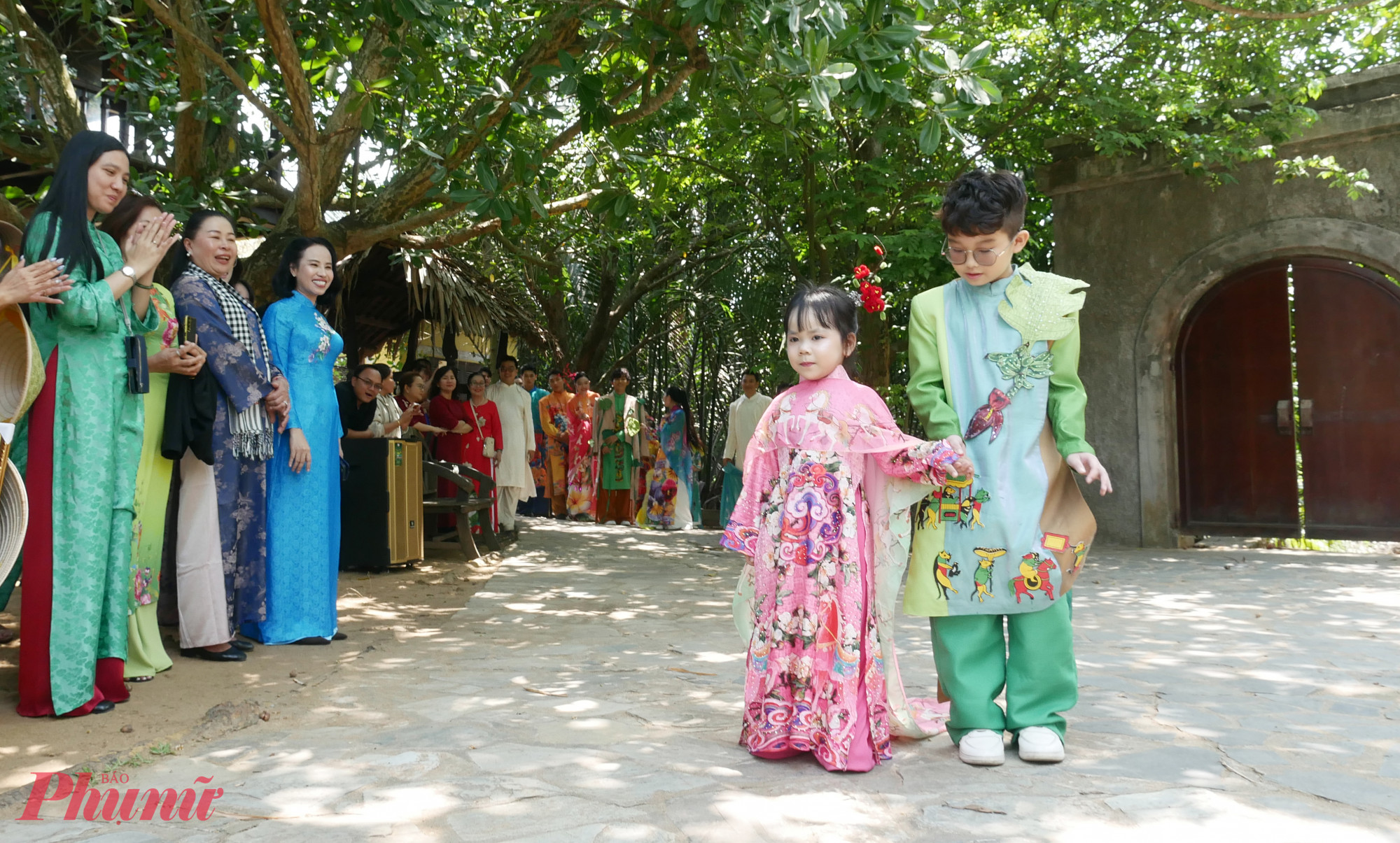 Phần biểu diễn của các người mẫu nhí trong khuôn khổ sự kiện 